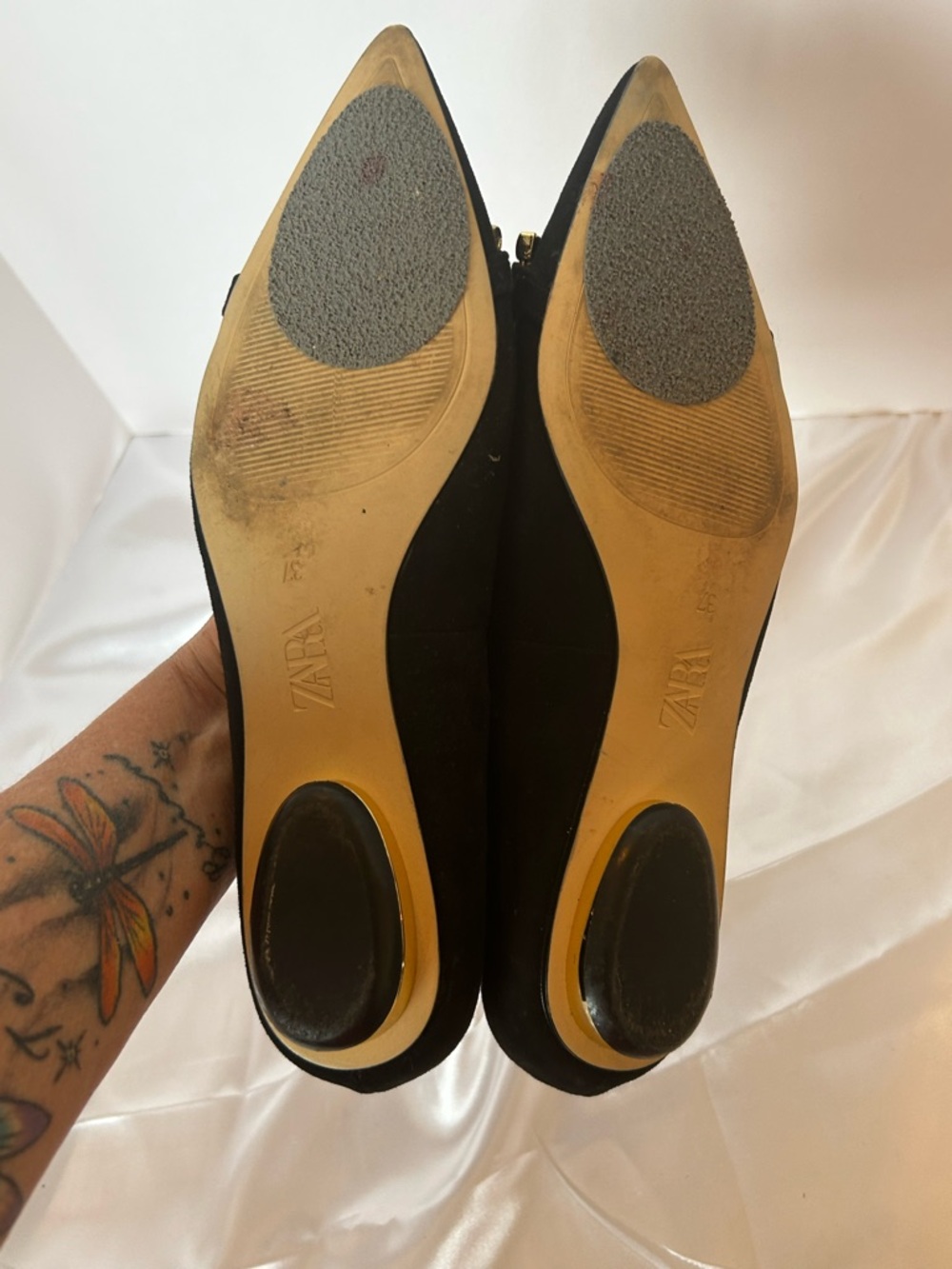 ZARA Black Suede Pointed Toe Flats Gold LInk Chain & Gold Rimmed Heel Size 6.5 - Picture 4 of 6